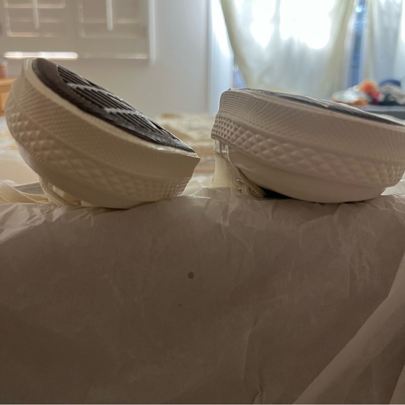 Converse x Comme des Garçons Play White Sneakers - Picture 5 of 8